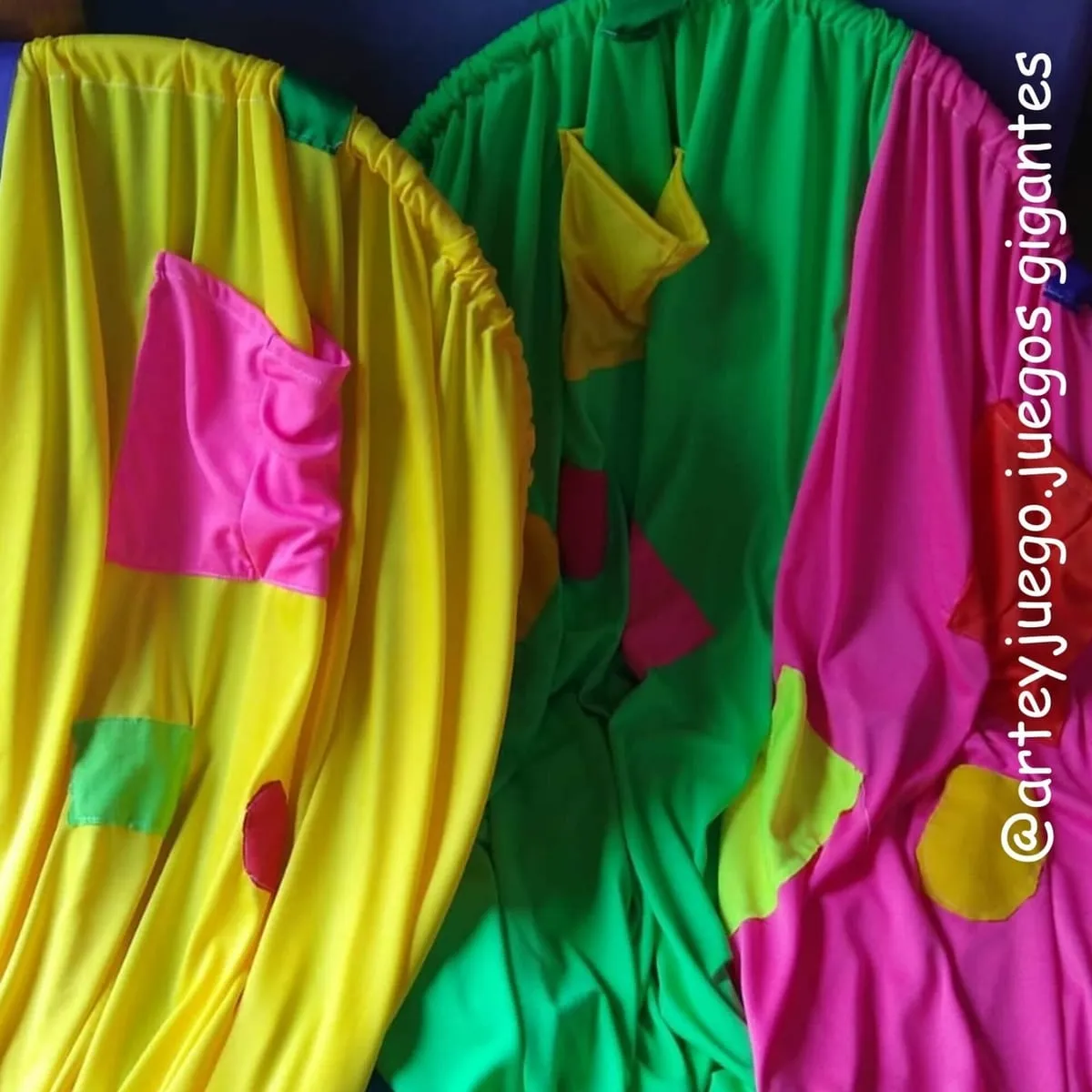 Pantalón de Payaso (x2 Unidades) con Aros y Cintas: vista principal del juego