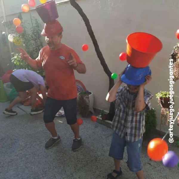 Cascos con Balde - Image 2